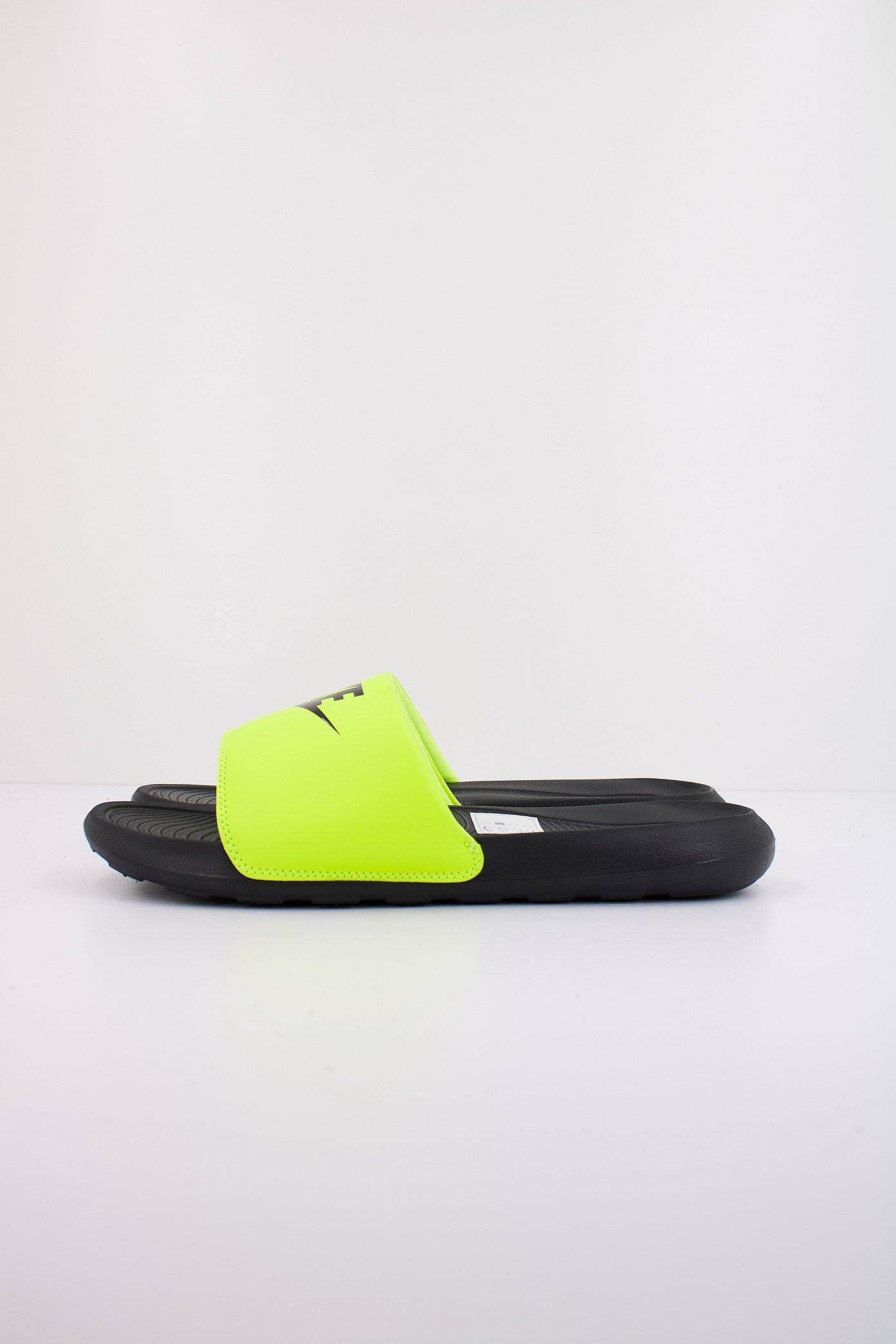 NIKE VICTORY ONE en color VERDE (1)