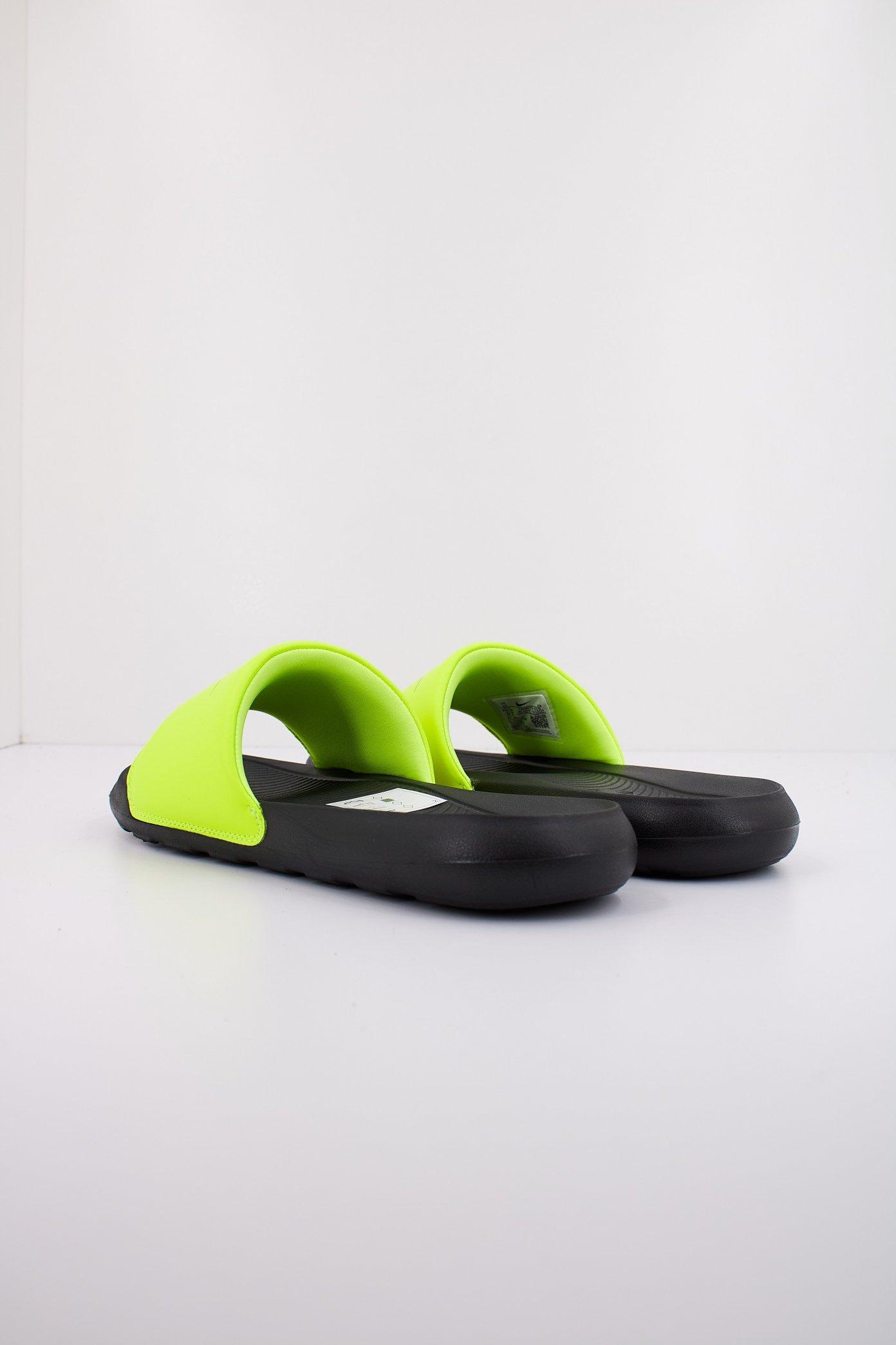 NIKE VICTORY ONE en color VERDE (4)