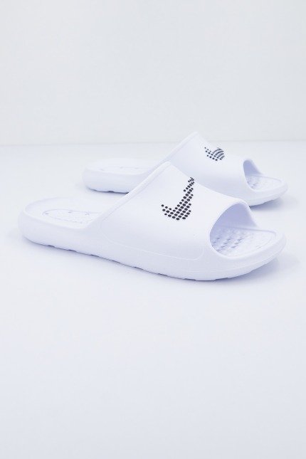 NIKE VICTORI ONE MEN'S SHOWE en color BLANCO (2)