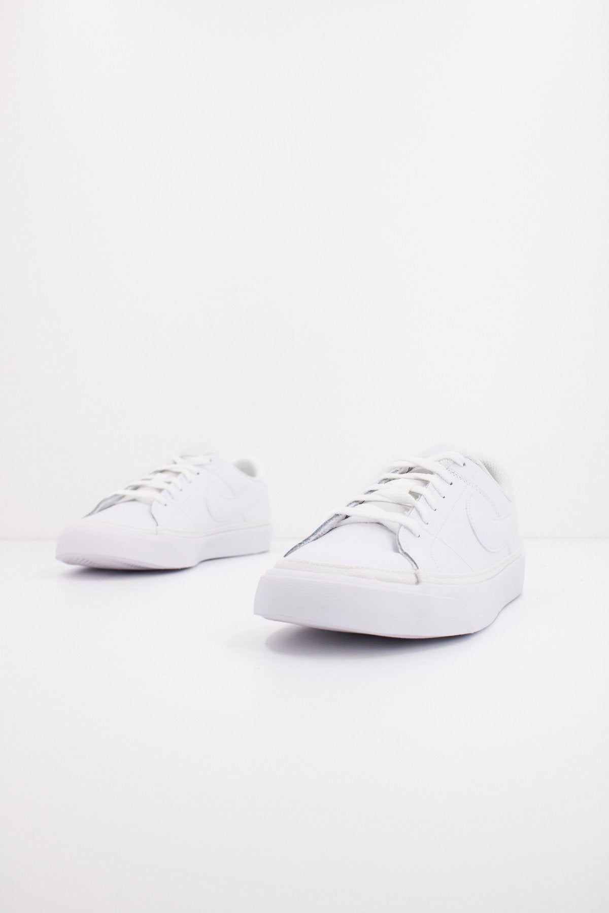 NIKE COURT LEGACY en color BLANCO (2)