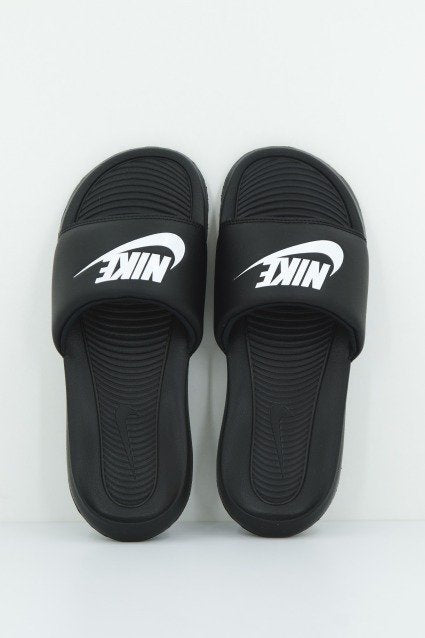 NIKE WMNS VICTORI ONE SLIDE en color NEGRO (1)