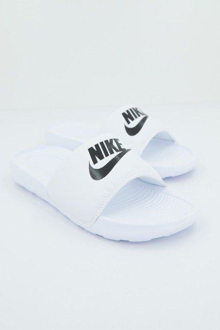 NIKE WMNS VICTORI ONE SLIDE en color BLANCO (2)