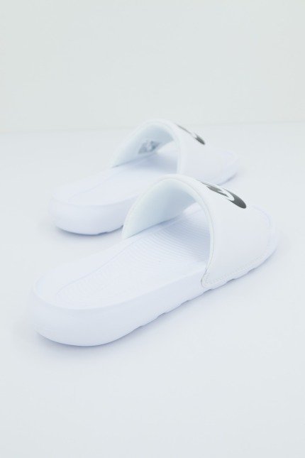 NIKE WMNS VICTORI ONE SLIDE en color BLANCO (3)