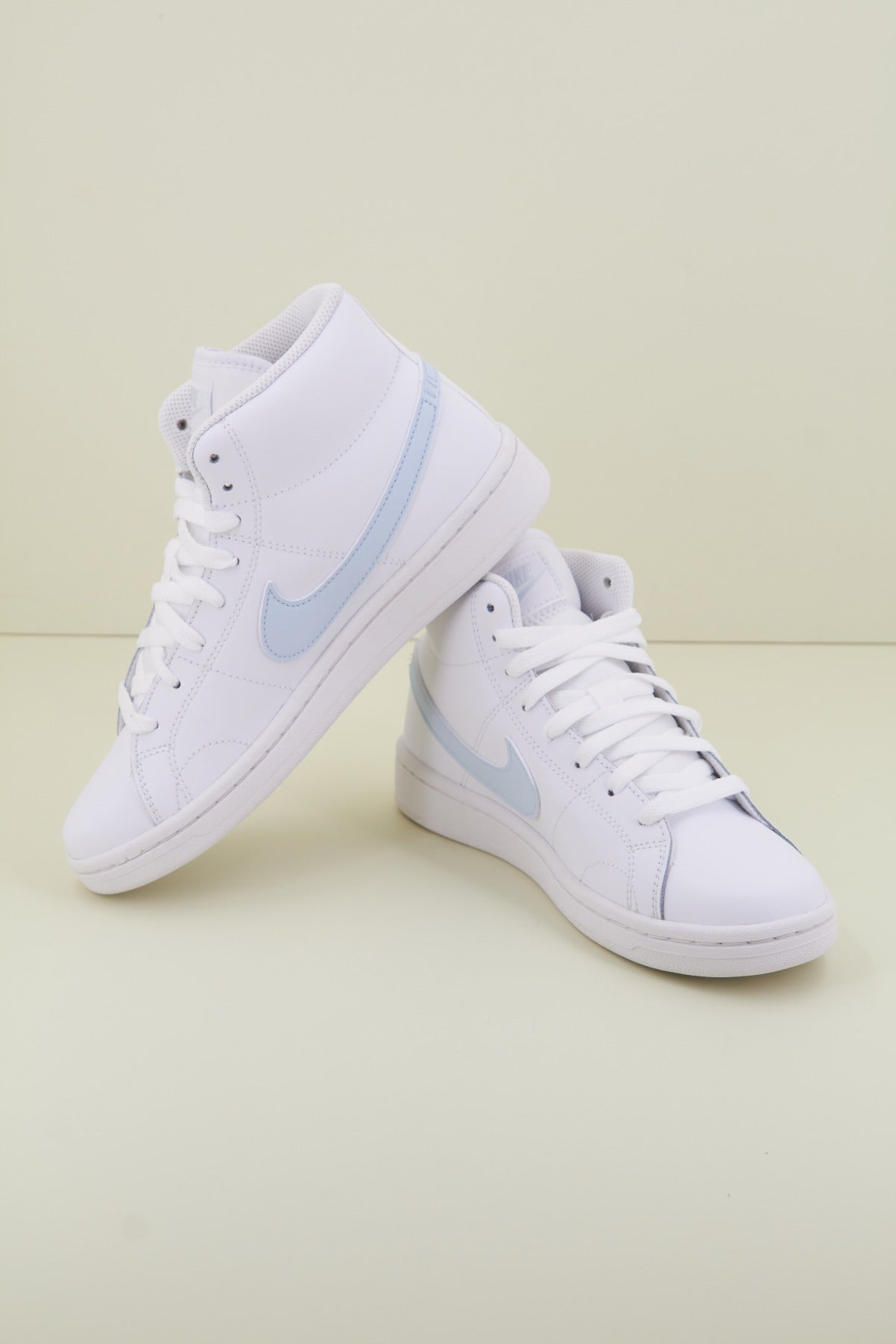 NIKE COURT ROYALE MID en color BLANCO (2)