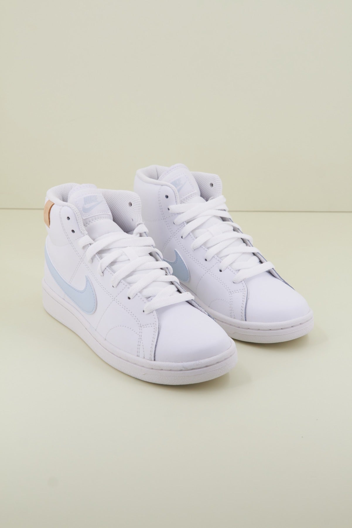 NIKE COURT ROYALE MID en color BLANCO (3)