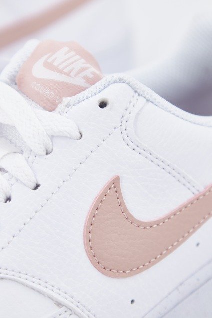 NIKE COURT VISION LOW BE WOM en color BEIS (4)