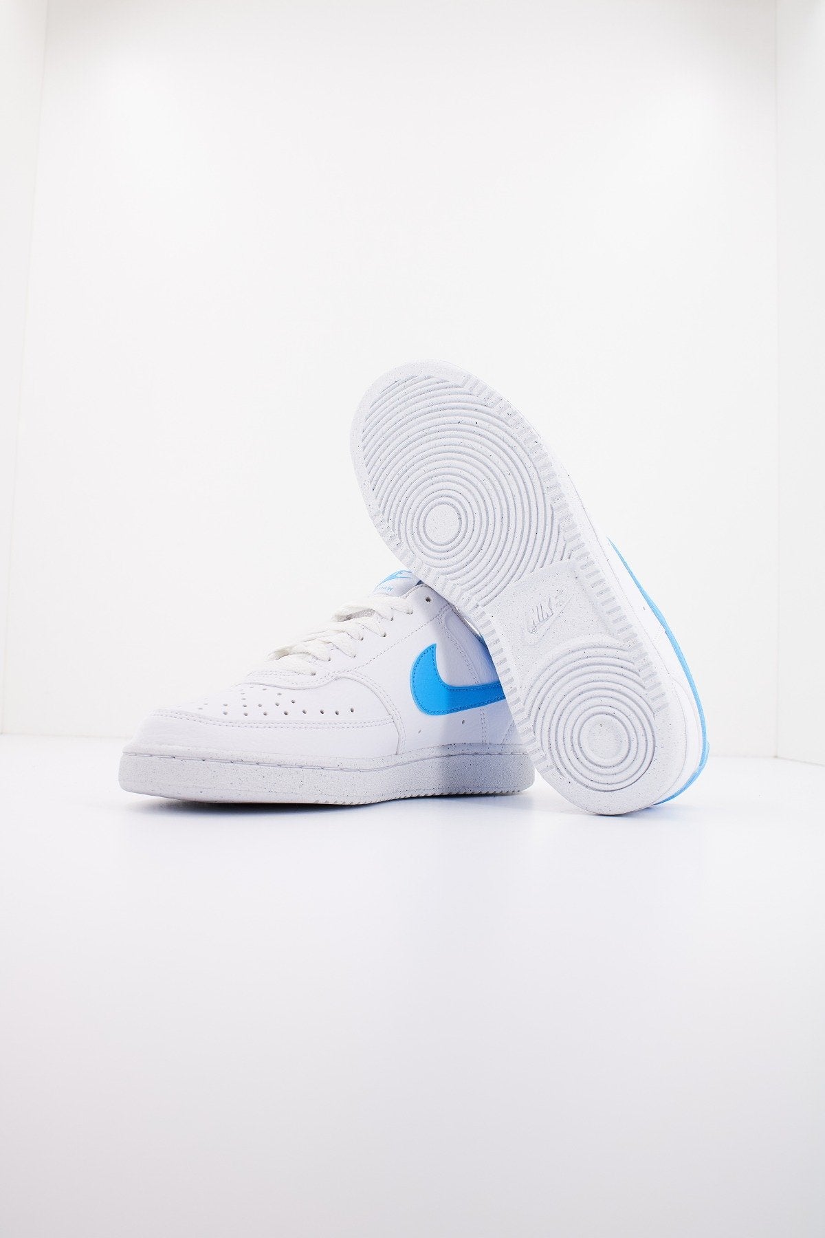 NIKE COURT VISION LOW BE WOM en color BLANCO (4)