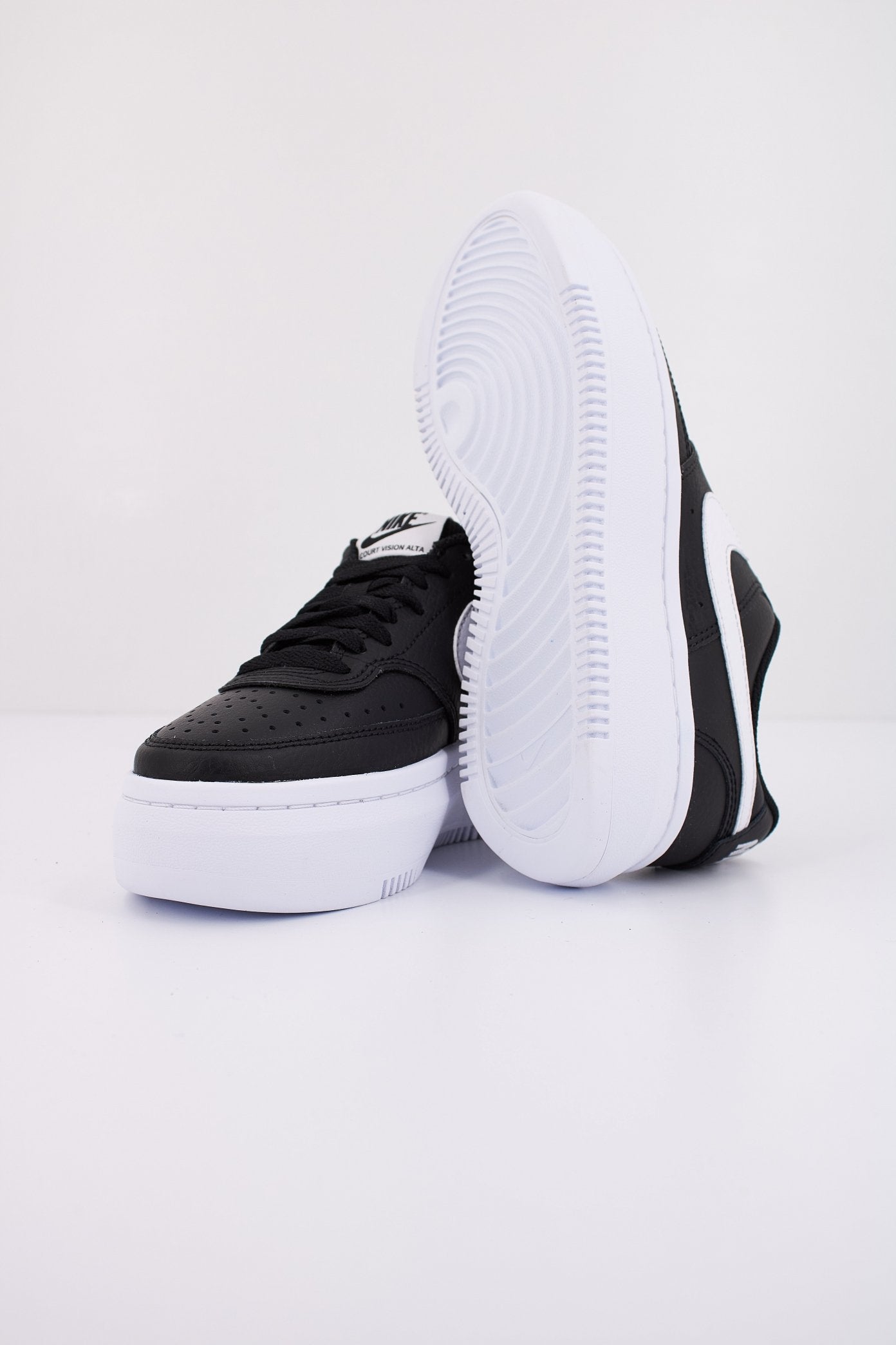 NIKE COURT VISION ALTA LTR en color NEGRO (5)