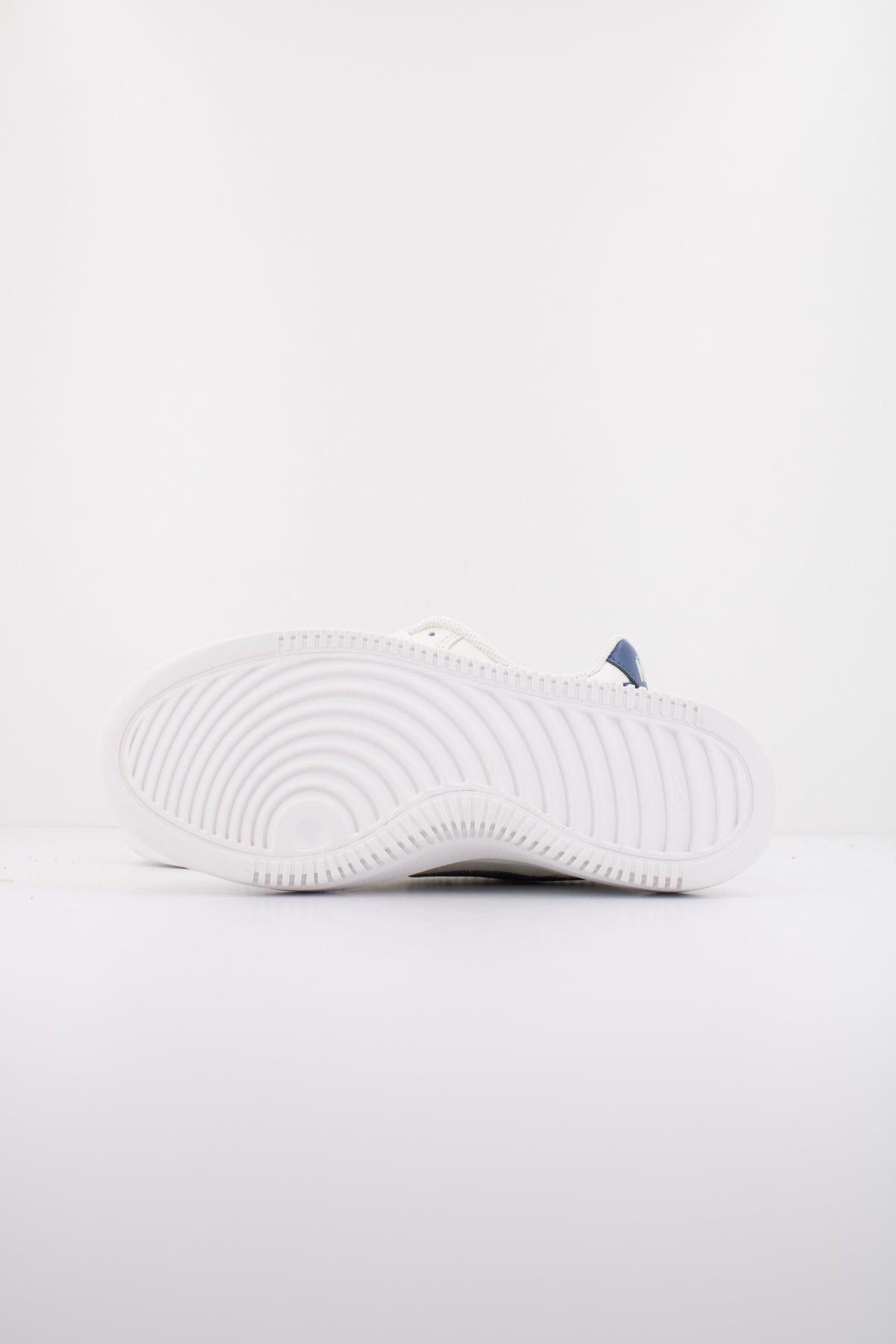 NIKE COURT VISION ALTA en color BLANCO (6)