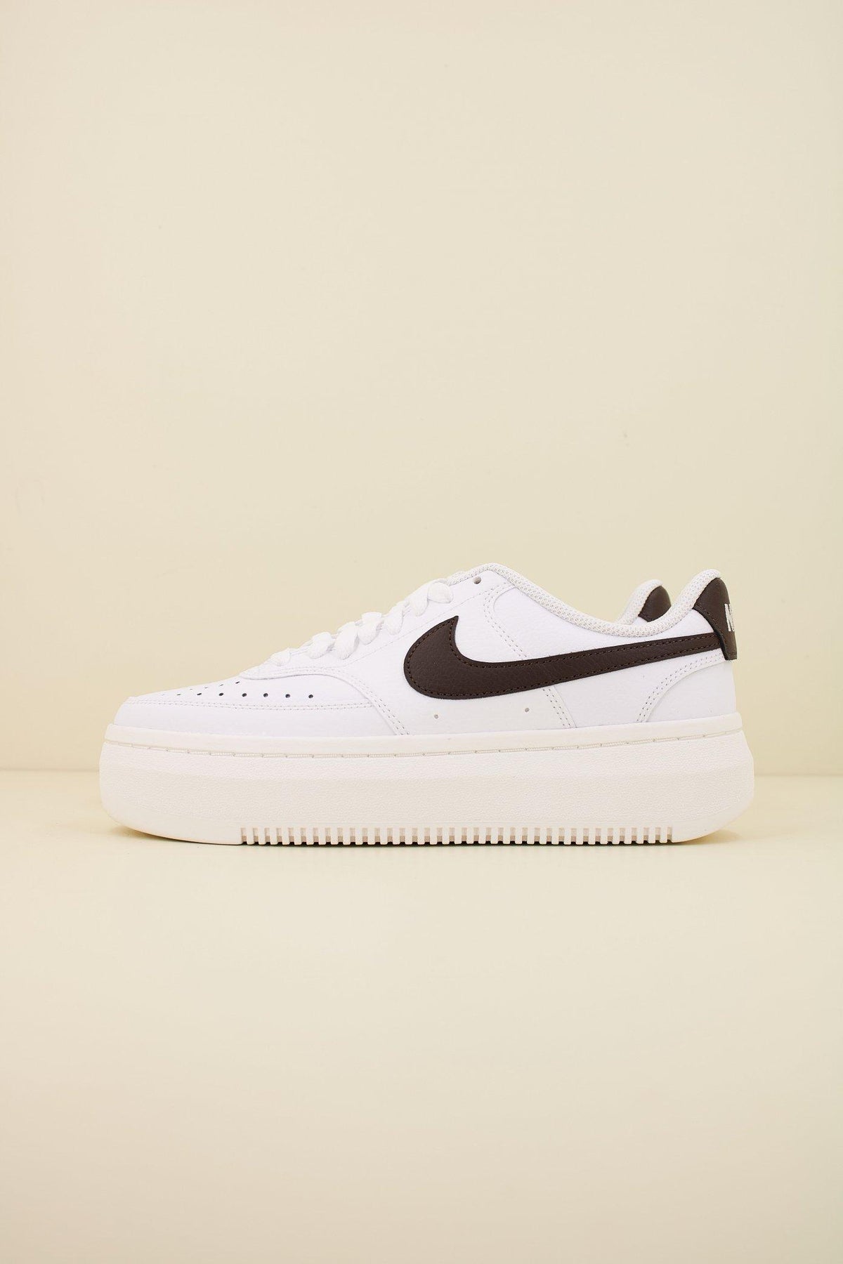 NIKE COURT VISION ALTA en color BLANCO (1)
