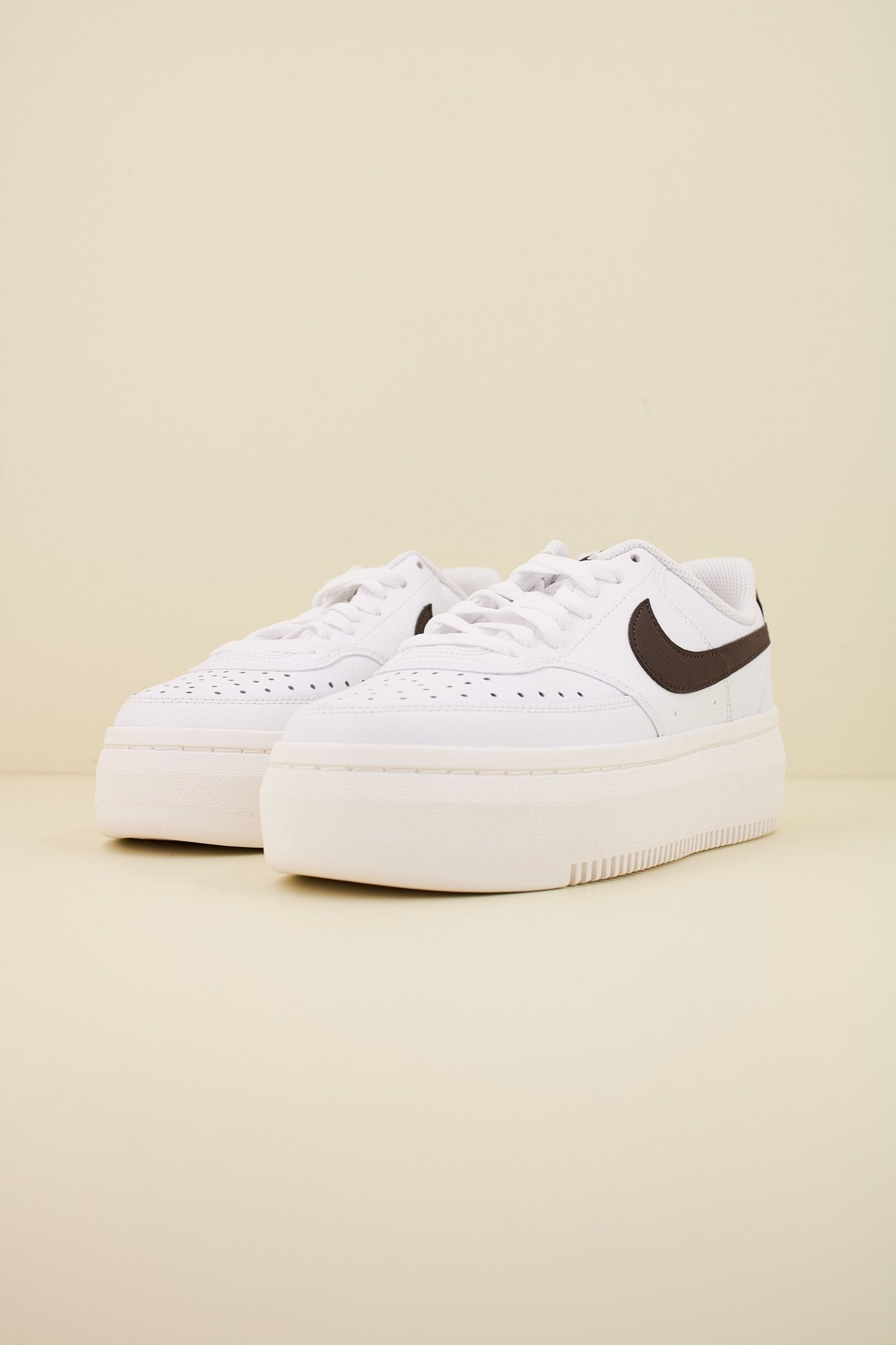 NIKE COURT VISION ALTA en color BLANCO (2)