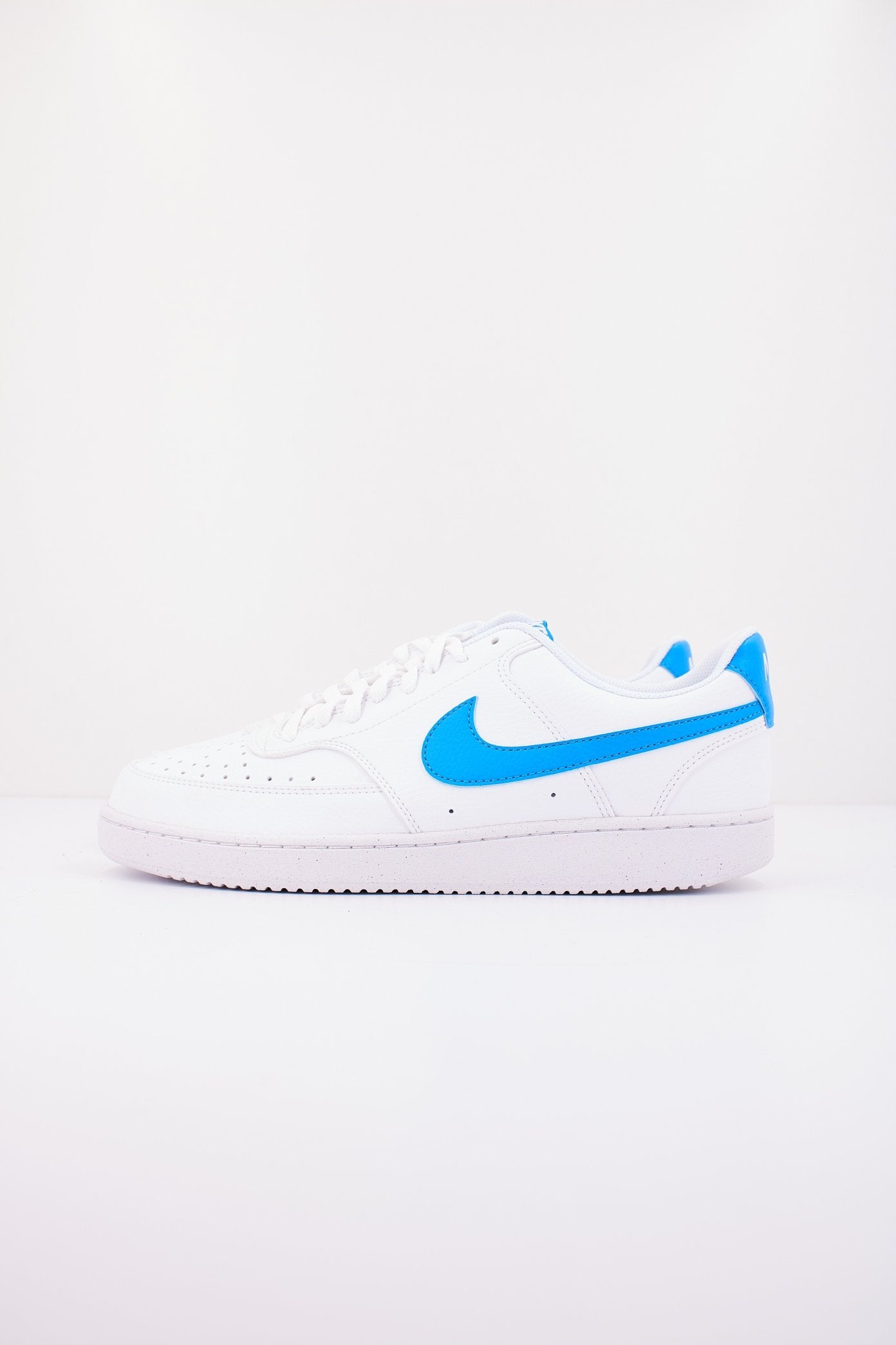 NIKE VISION LOW NEXT NATURE en color BLANCO (1)