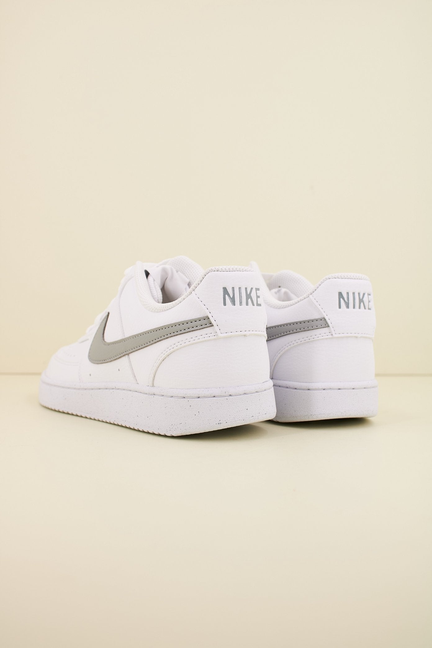 NIKE VISION LOW NEXT NATURE en color BLANCO (3)