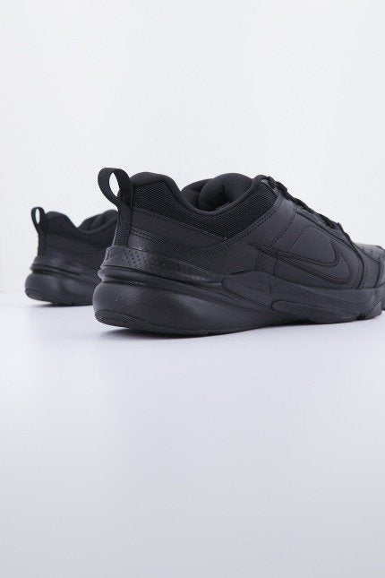 NIKE DEFYALLDAY en color NEGRO (3)