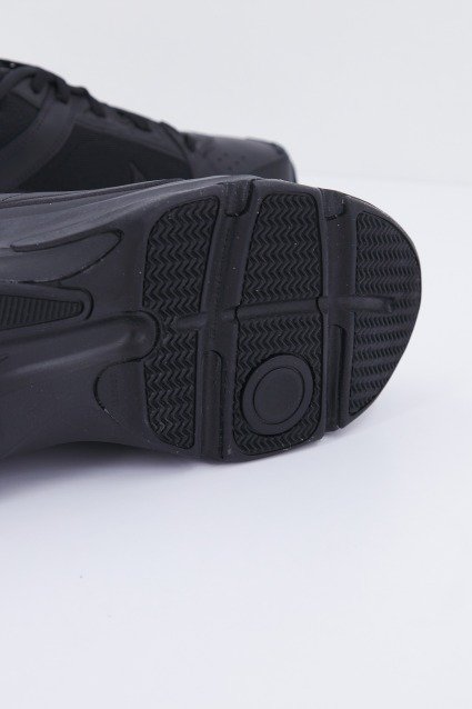 NIKE DEFYALLDAY en color NEGRO (4)