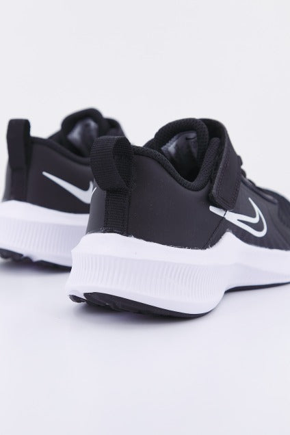 NIKE DOWNSHIFTER LITTLE en color NEGRO (3)