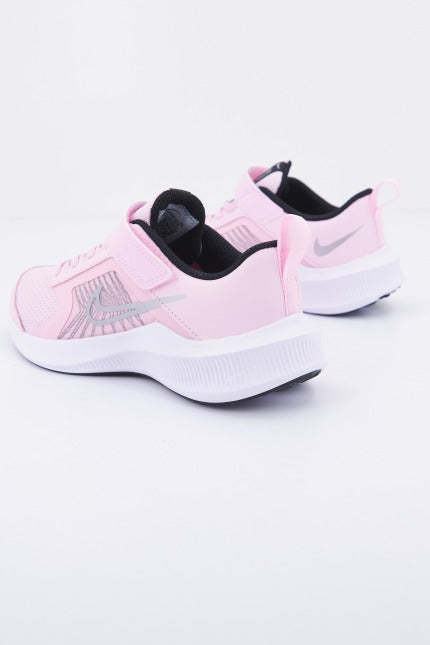 NIKE DOWNSHIFTER LITTLE en color ROSA (2)
