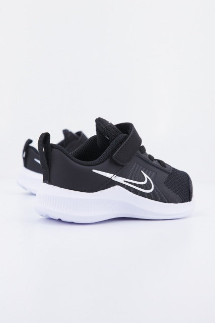 NIKE DOWNSHIFTER BABY en color NEGRO (3)