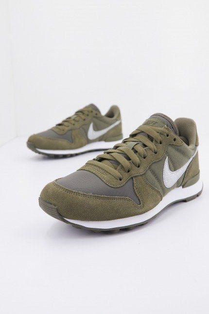 NIKE W INTERNATIONALIST en color VERDE (2)