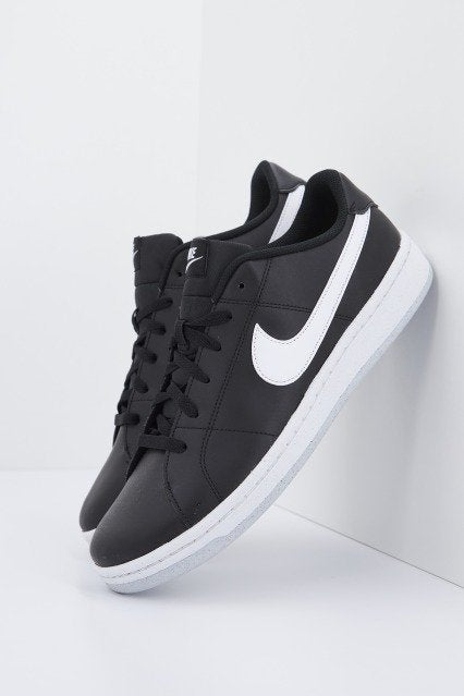 NIKE COURT ROYALE en color NEGRO (1)