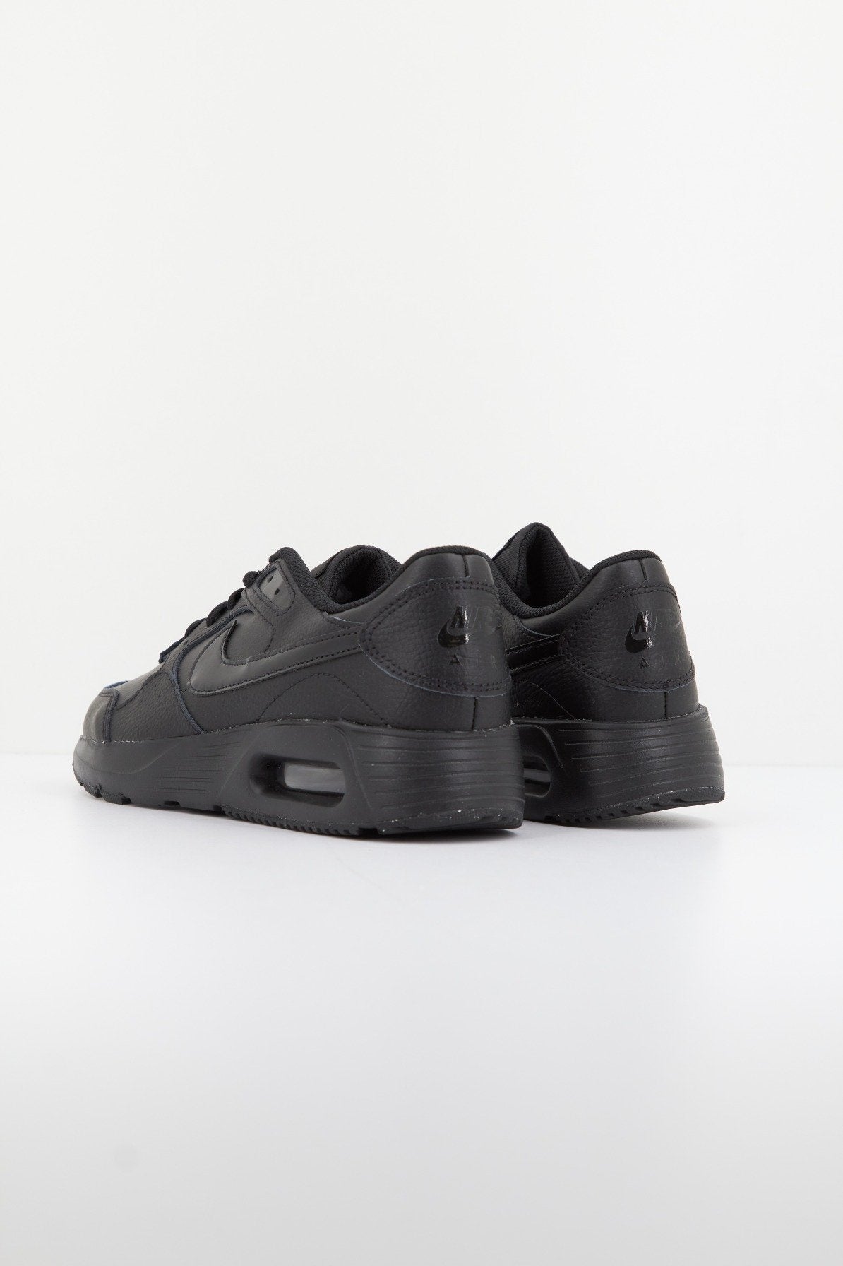NIKE SC LEATHER en color NEGRO (3)