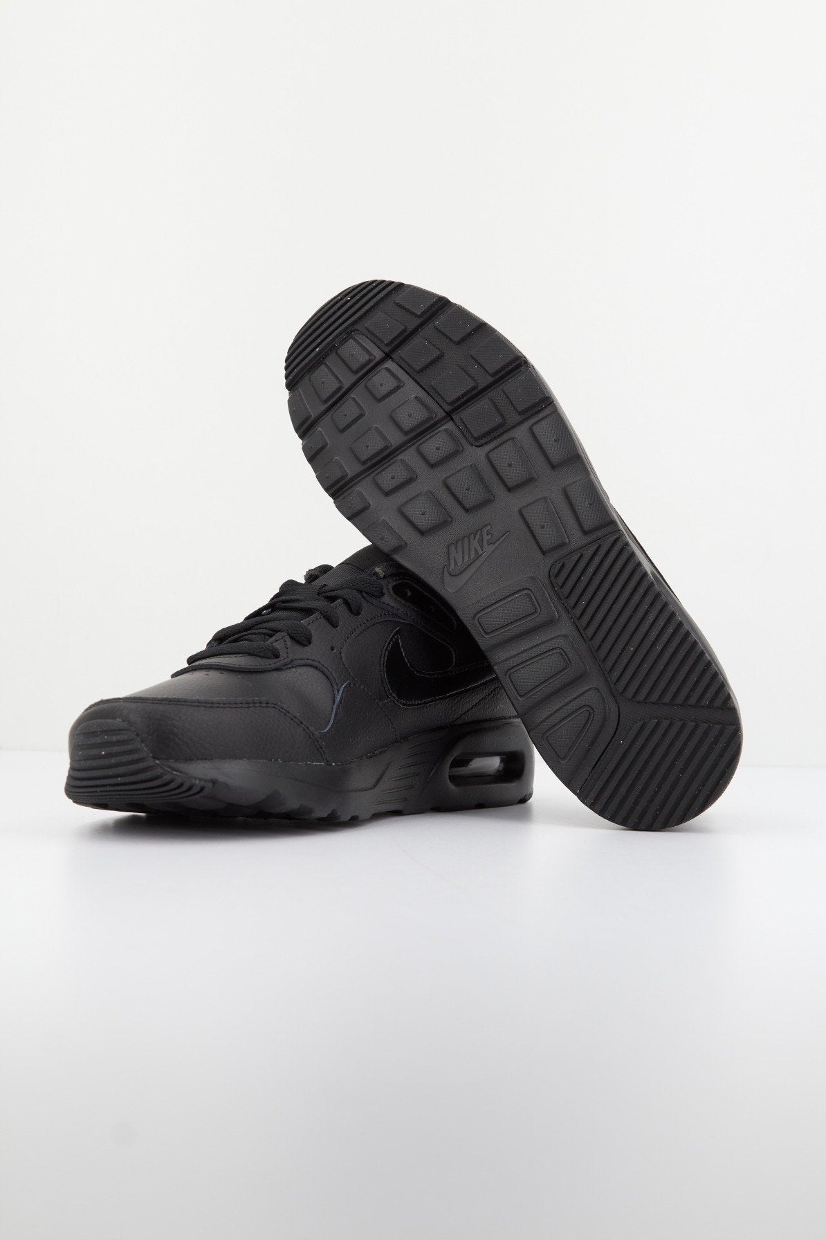 NIKE SC LEATHER en color NEGRO (4)