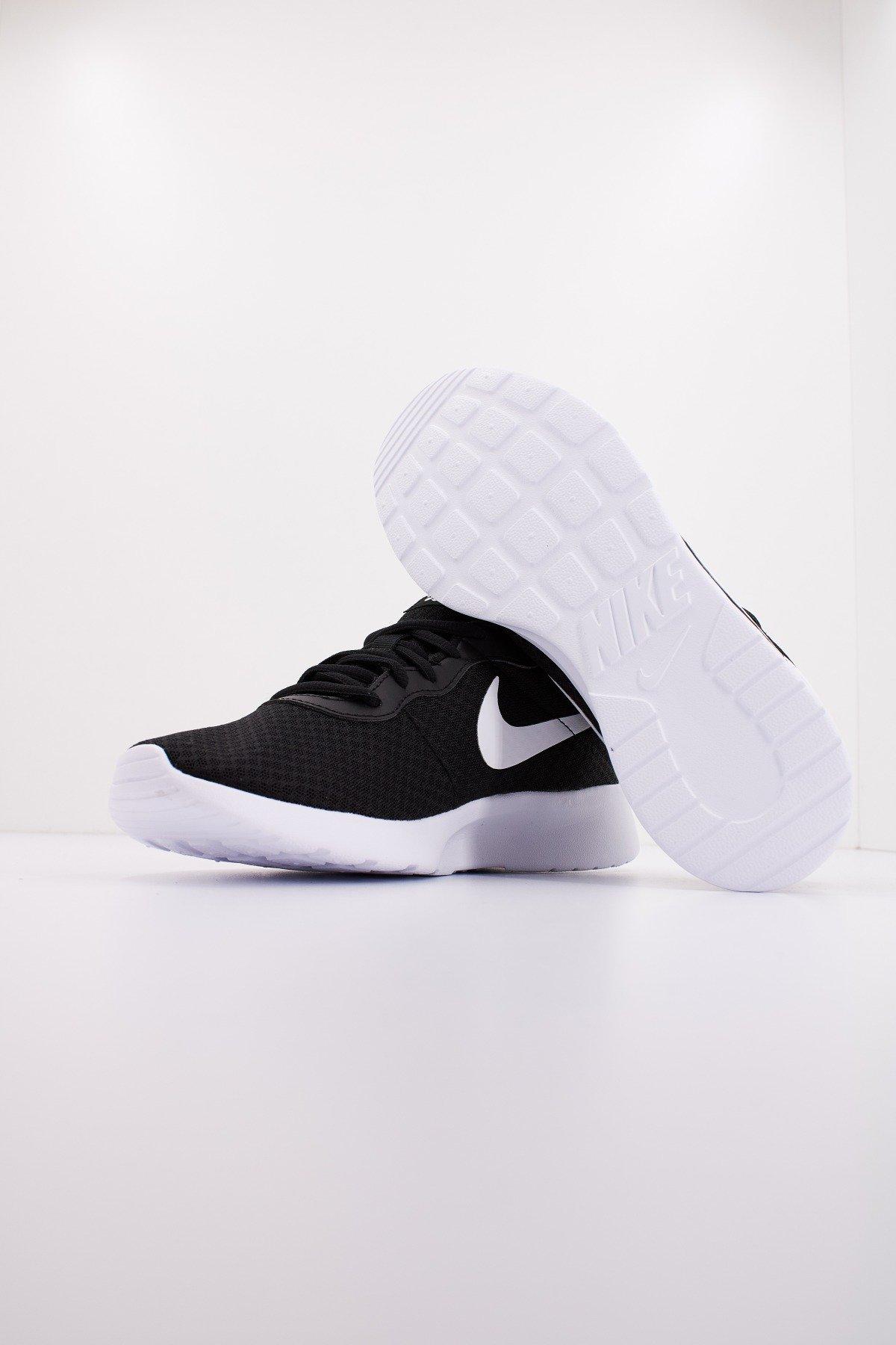 NIKE TANJUN en color NEGRO (4)