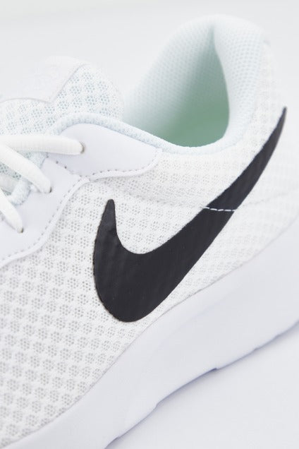 NIKE TANJUN en color BLANCO (4)