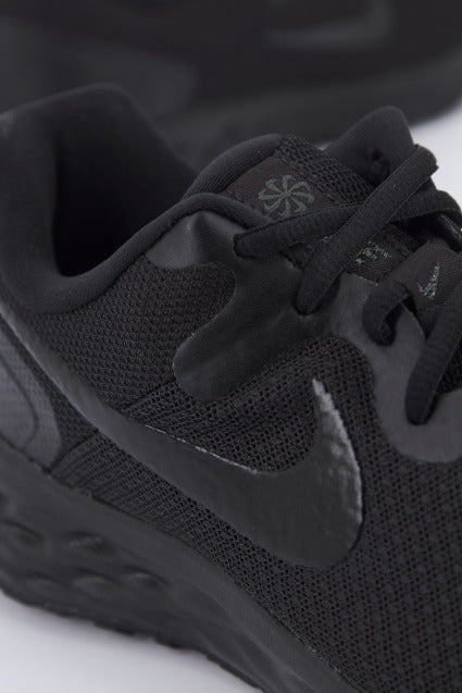 NIKE REVOLUTION WOMEN'S RU en color NEGRO (4)