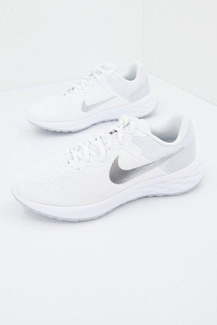 NIKE REVOLUTION en color BLANCO (1)