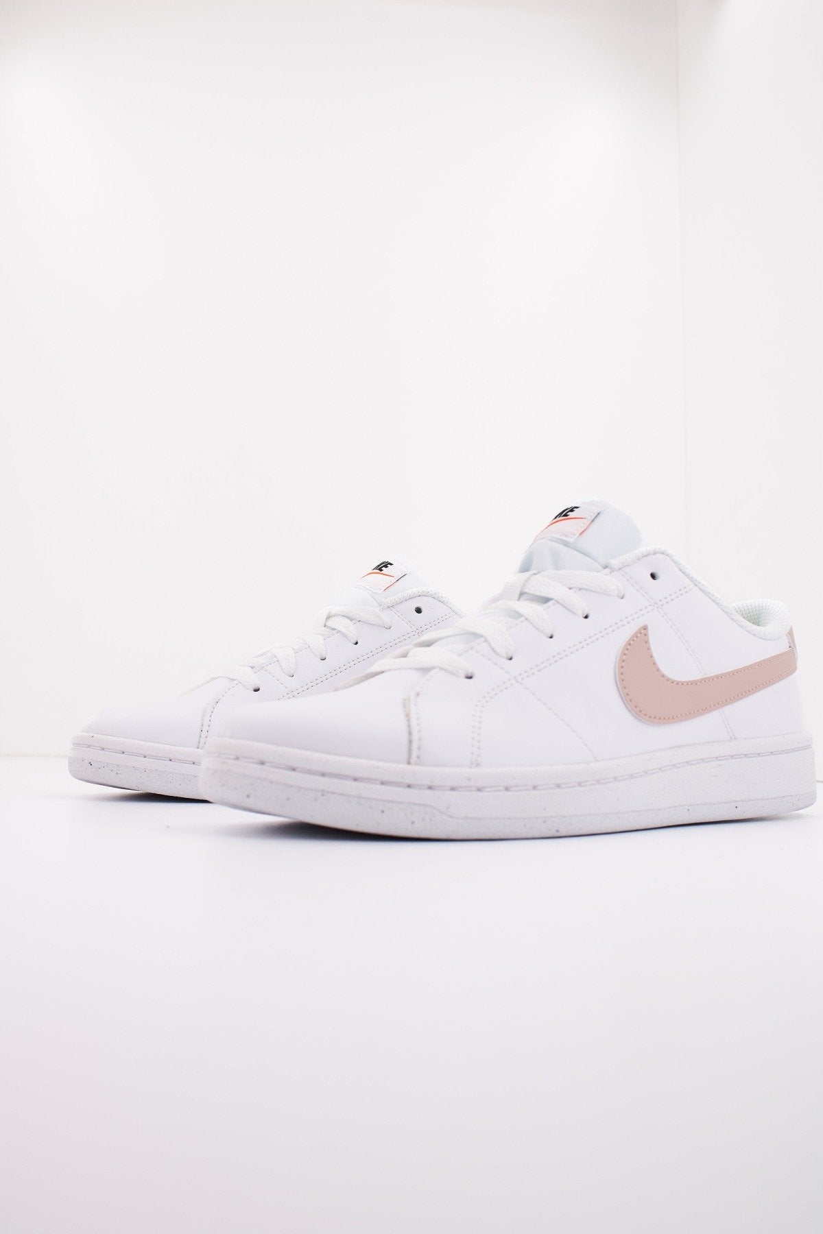 NIKE COURT ROYALE en color BLANCO (2)