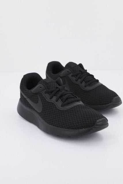 NIKE TANJUN en color NEGRO (2)