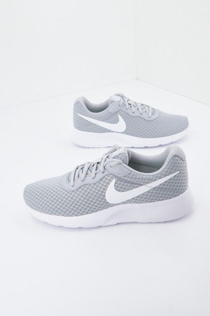 NIKE TANJUN en color GRIS (4)