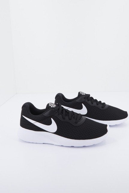 NIKE TANJUN en color NEGRO (3)