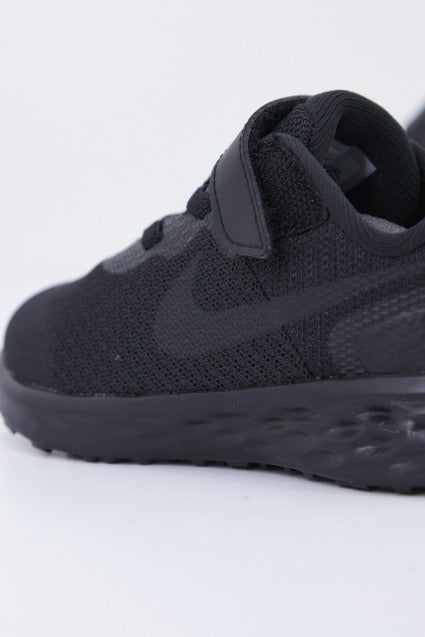 NIKE REVOLUTION BABY en color NEGRO (3)