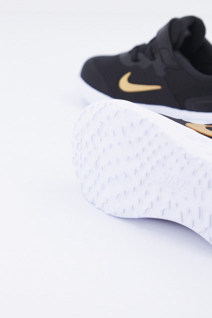 NIKE REVOLUTION BABY en color NEGRO (4)