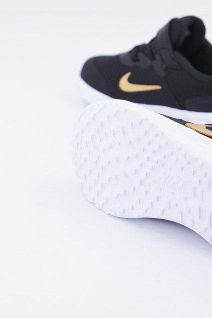 NIKE REVOLUTION BABY en color NEGRO (4)