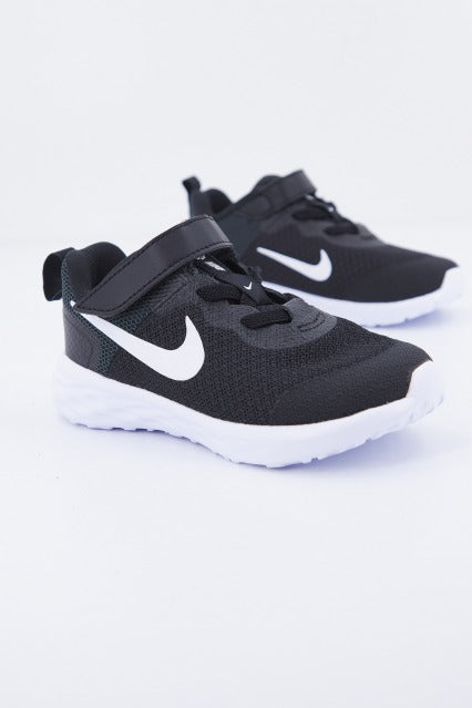 NIKE REVOLUTION BABY en color NEGRO (1)