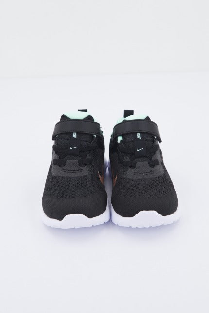 NIKE REVOLUTION en color NEGRO (1)