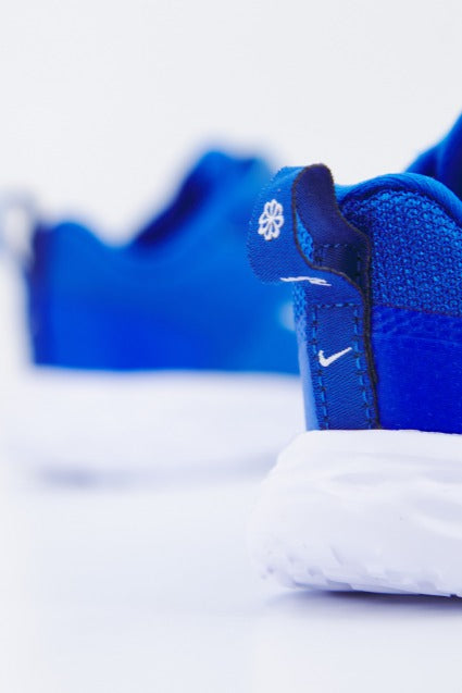 NIKE REVOLUTION BABY en color AZUL (4)