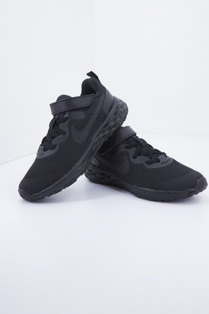 NIKE NIKE REVOLUTION LITTLE KID en color NEGRO (3)