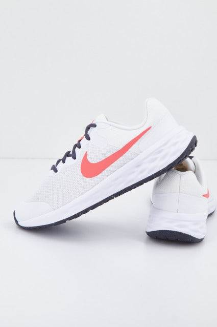 NIKE REVOLUTION BIG KIDS' en color BLANCO (3)