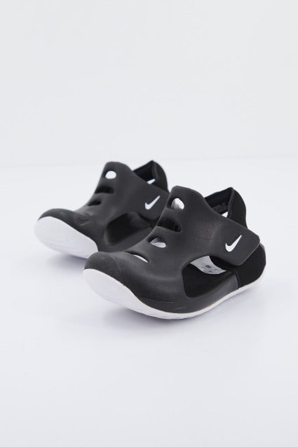 NIKE SUNRAY PROTECT BABY/T en color NEGRO (1)