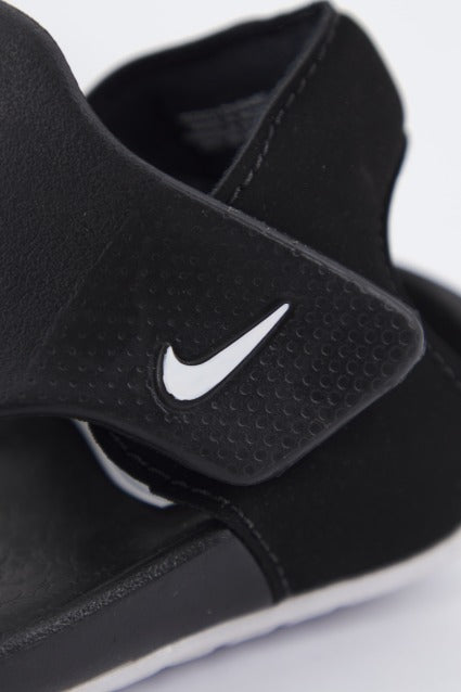 NIKE SUNRAY PROTECT BABY/T en color NEGRO (4)