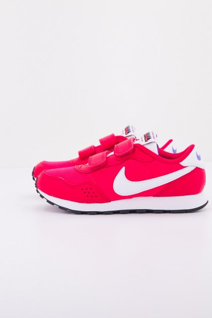 NIKE MD VALIANT SE en color ROSA (2)