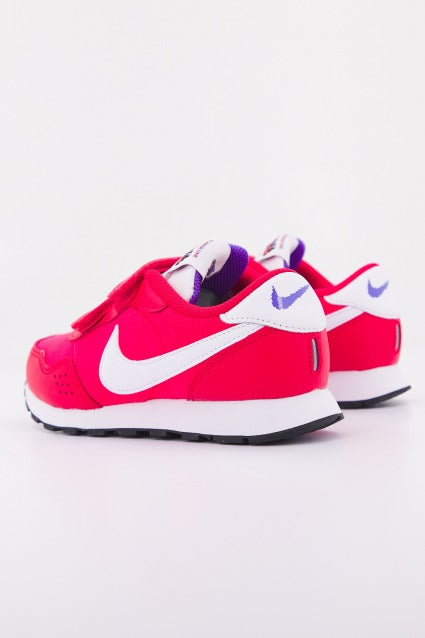 NIKE MD VALIANT SE en color ROSA (3)