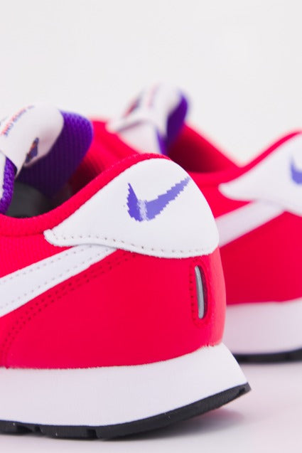 NIKE MD VALIANT SE en color ROSA (4)