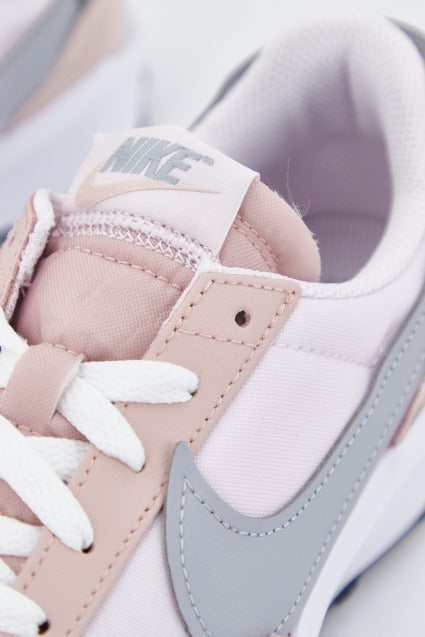 NIKE WAFFLE DEBUT en color ROSA (4)