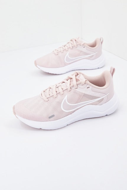 NIKE DOWNSHIFTER WOMEN'S en color ROSA (1)