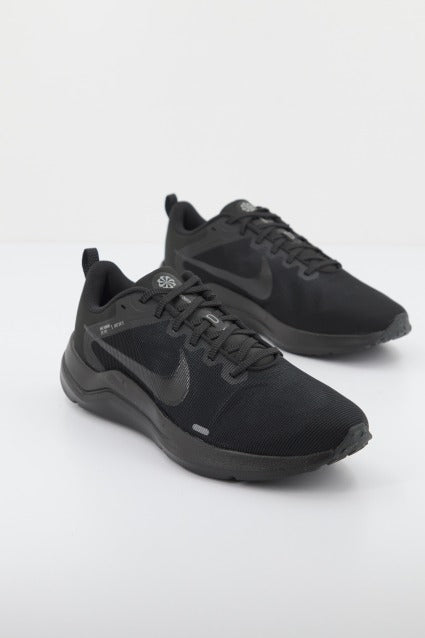 NIKE DOWNSHIFTER C/O en color NEGRO (2)